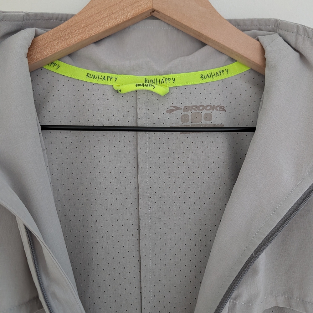Brooks Light Gray Running Jacket - image 5